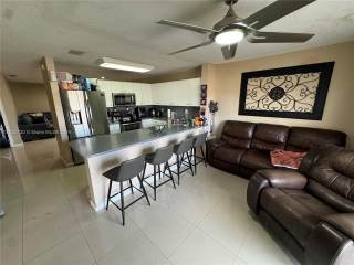 8851 Nw 119Th St 3415-3 Hialeah Gardens, FL 33018