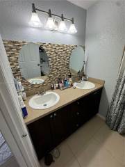 8851 Nw 119Th St 3415-3 Hialeah Gardens, FL 33018