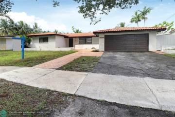 14110 Lake Candlewood Ct  Miami Lakes, FL 33014