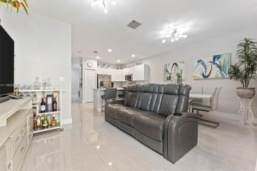 3384 W 106Th Ter  Hialeah, FL 33018