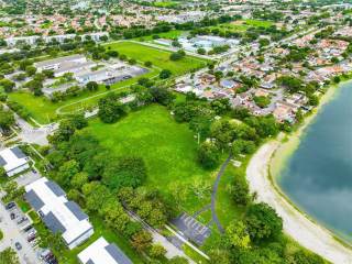 19897 Nw 62Nd Ave  Hialeah, FL 33015