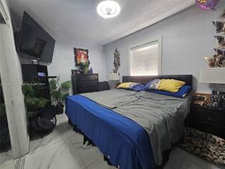 3461 E 9Th Ct  Hialeah, FL 33013