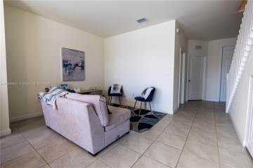 3470 W 114Th Ter  Hialeah, FL 33018