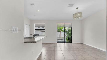 3457 W 104Th Ter  Hialeah, FL 33018