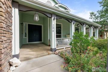 206 Cobblestone Ct  Lyons, CO 80540