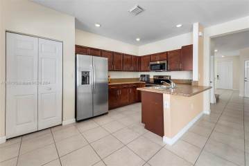 10303 W 33Rd Ln  Hialeah, FL 33018