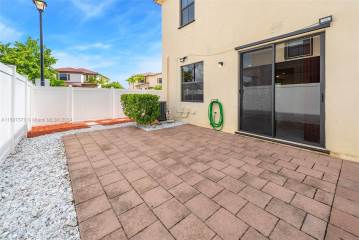 10303 W 33Rd Ln  Hialeah, FL 33018